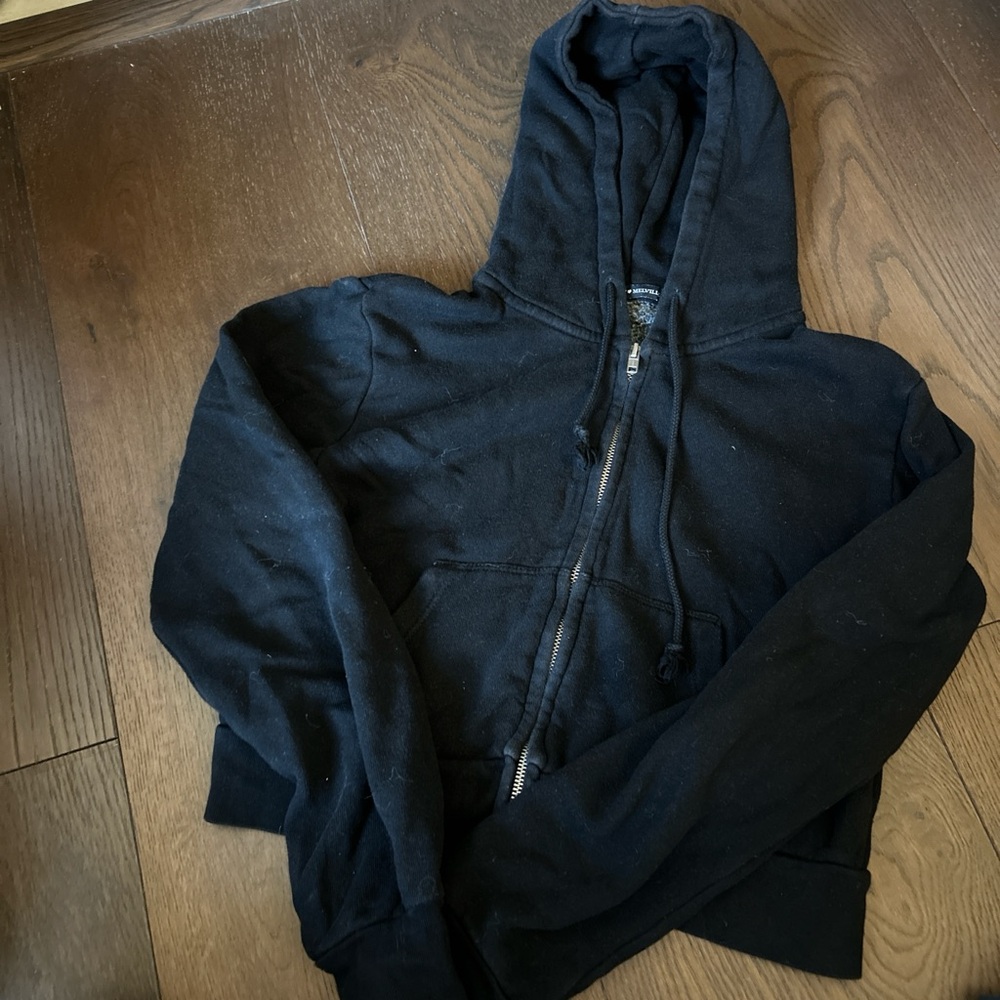 Brandy Melville cropped hoodie 🐾🐾